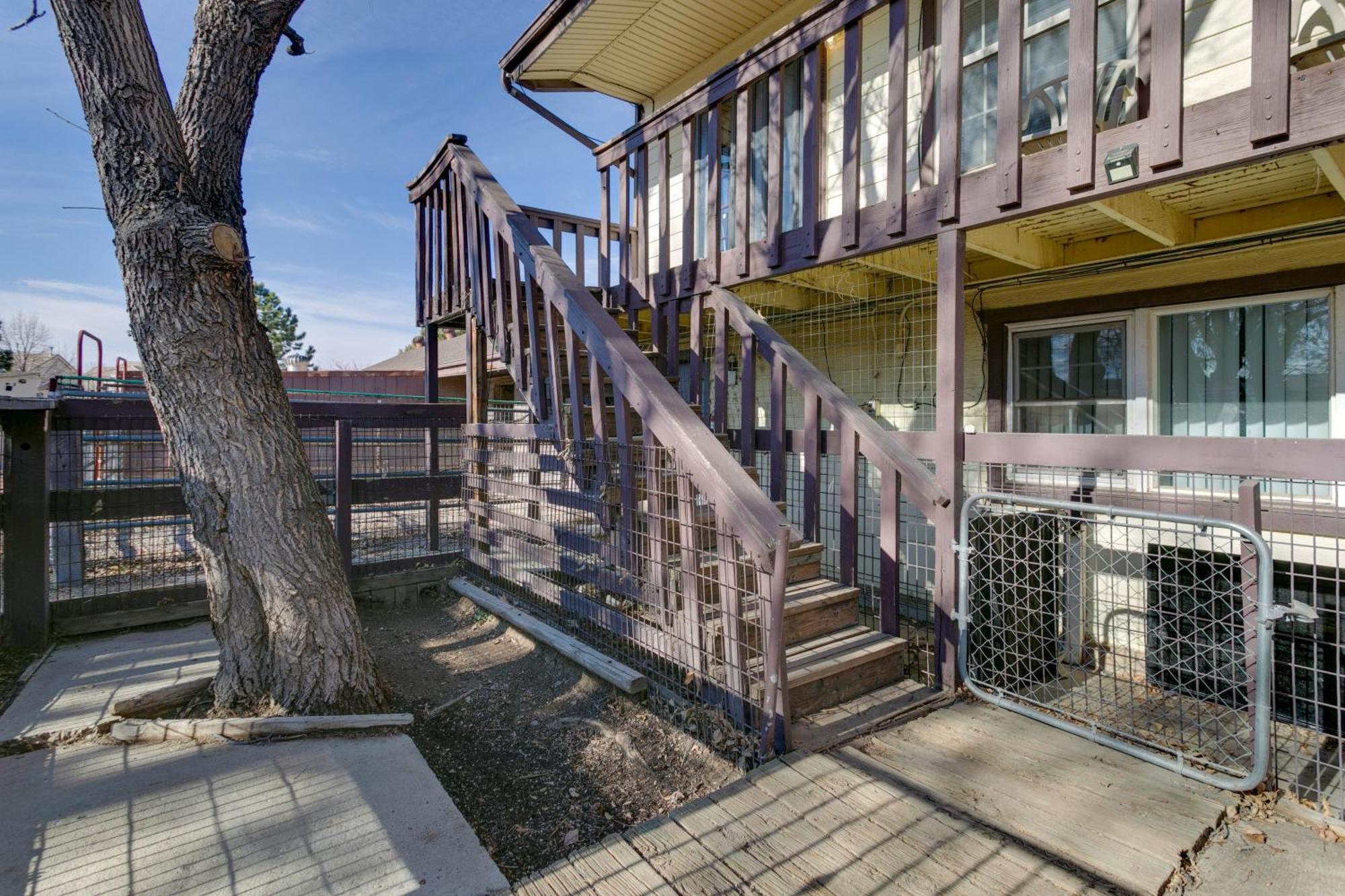 Convenient Colorado Horse Farm With Balcony! Apartment