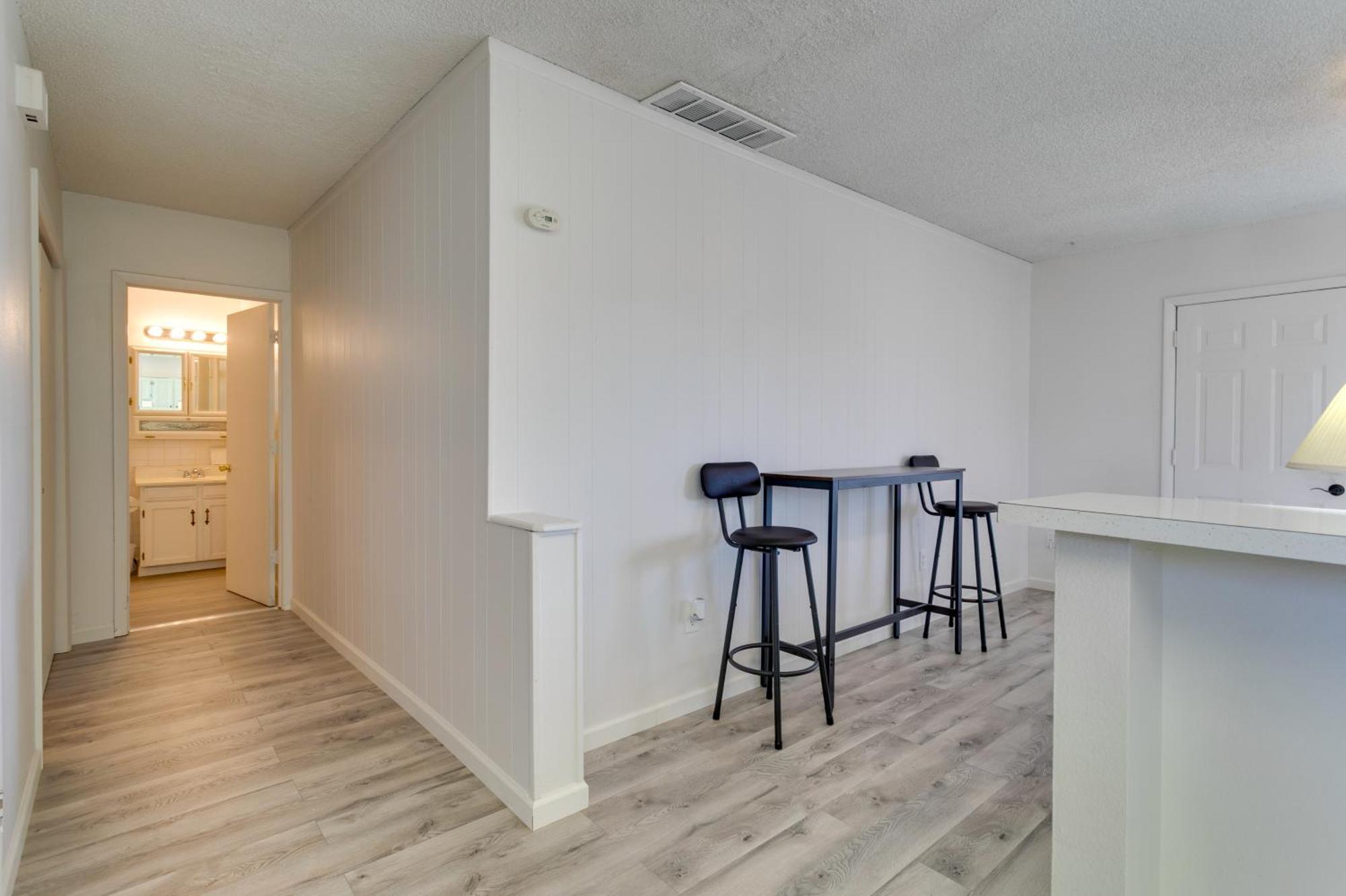 Convenient Colorado Horse Farm With Balcony! Aurora