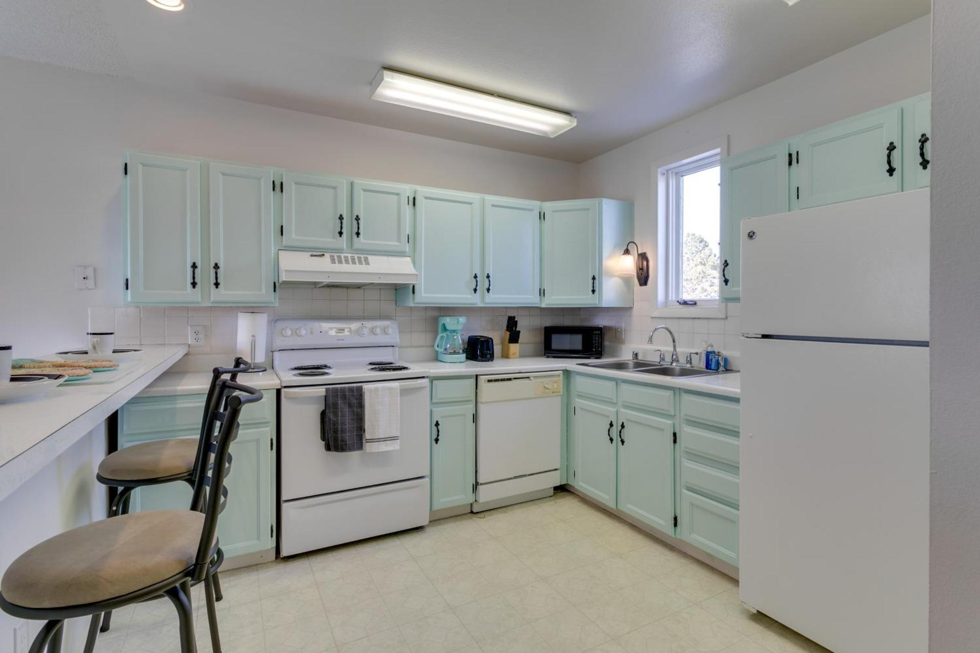 Convenient Colorado Horse Farm With Balcony! * Aurora